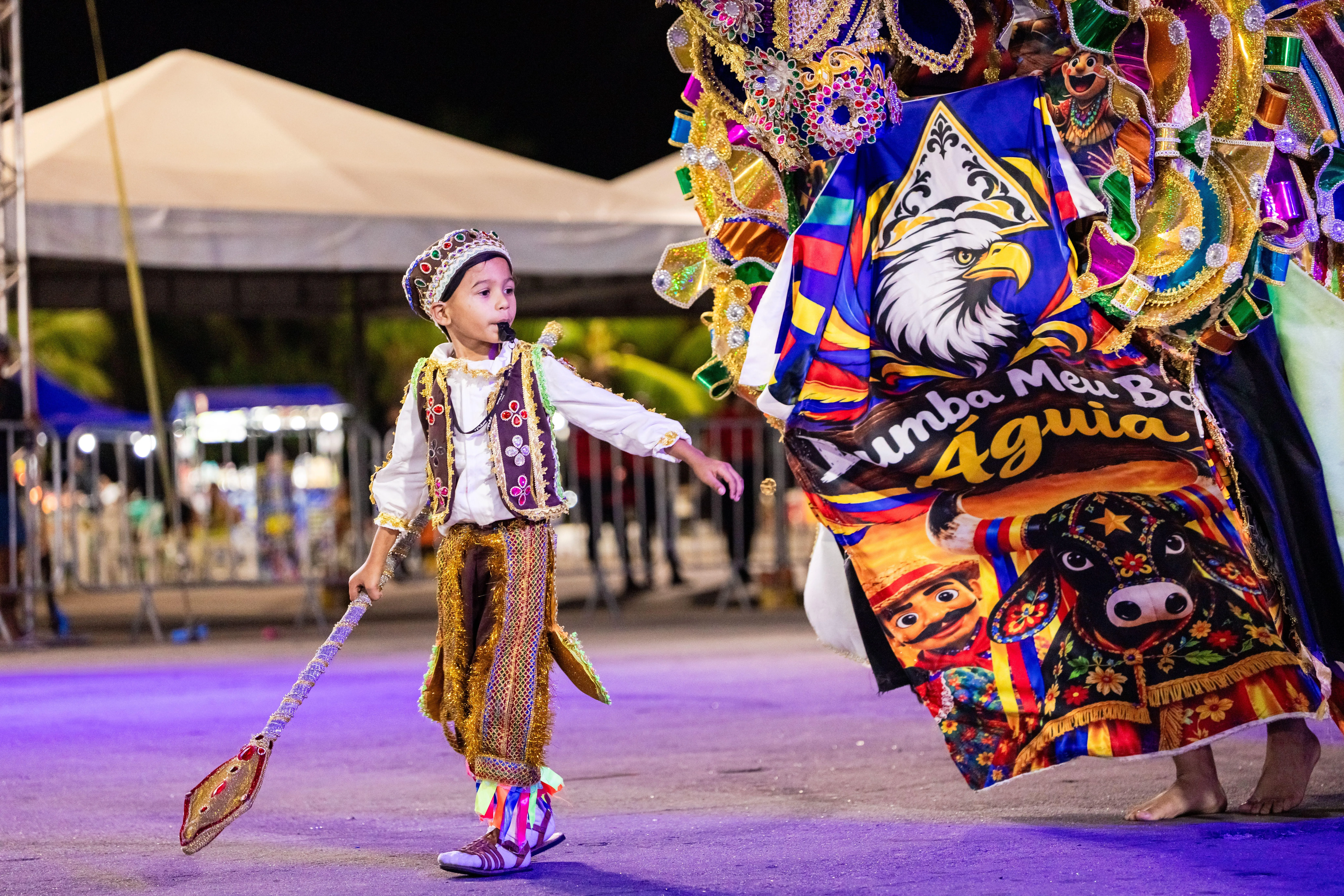 Na primeira noite, passaram pela arena os bois Imperador, Gavião, Águia, Pacato, Xique-Xique, Pérola, Kimera, Anaconda e Portela. 